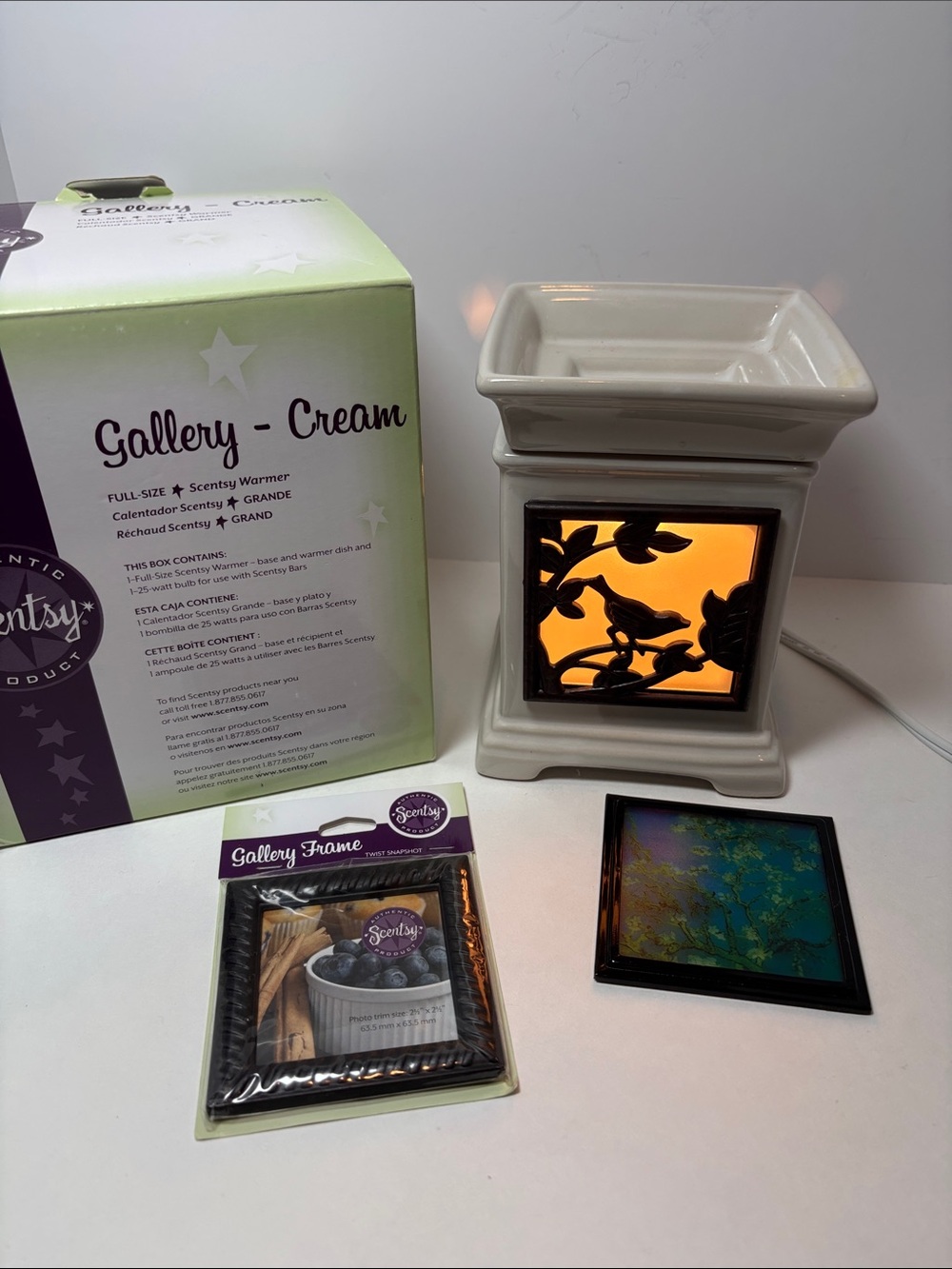 Scentsy Cream Ceramic Gallery Warmer with Decorative Frame